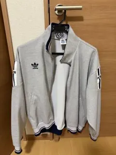 adidas ジップアップジャケット グレー