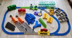 プラレール　レール＆橋脚＆車両基地＆踏切＆車庫＆トンネルまとめ売り