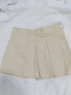 美品 ショートパンツ ベージュ チノタック センタープレス キュロット