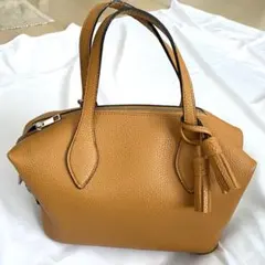 ロデスコ ショルダーバッグ ハンドバッグ タッセル付き　キャメル