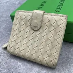ボッテガヴェネタ 折り財布 イントレチャート 白 ホワイト レザーのサムネイル