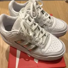SNIDEL adidas スニーカー　24.0のサムネイル