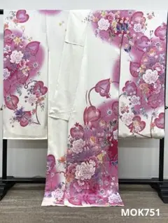 B216☆送料込み❣️仮絵羽 未仕立て 振袖 草花模様 刺繍 八掛付き❣️ 2025年最新】振袖 仮仕立て 仮絵羽の人気アイテム - メルカリ