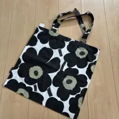 モノトーン　花柄　エコバッグ　トートバッグ　北欧雑貨　　ノベルティー