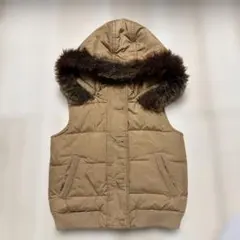 ベージュ ファー付きフード ダウンベスト