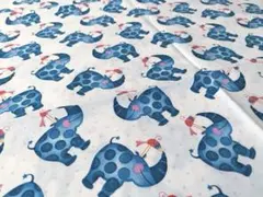 〇薄いcolorのドット柄ベース地〇ドット柄のサイ君〇ドット柄の鳥さん〇