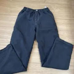 黒のウエストゴム長ズボン