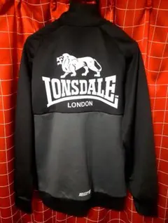 映画『ジェントルメン』モデルのLONSDALE(ロンズデール)のトラック