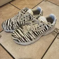 adidas ゼブラ柄 スニーカー/ファルコン