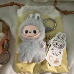 ラブブ LABUBU PIN FOR LOVE イニシャルC