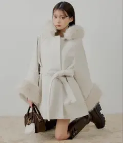 Chico ファー付きフード襟マルチwayケープコート アイボリー F