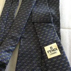FENDI 幾何学模様 ネクタイ