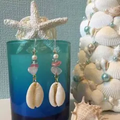 貝殻と3色さざれ石のピアス*・゜゜・*:.。..。.:*