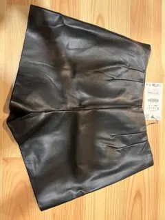 ZARA フェイクレザー ショートパンツ ブラック Sサイズ