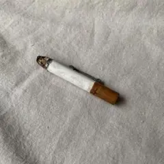 タバコ ブローチ