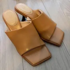 H&M スクエアトゥ ミュール サンダル キャメルのサムネイル