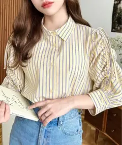 【累計販売枚数1万枚突破！】マルチストライプ袖シャーリングシャツブラウス