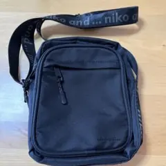 Niko and… （ニコアンド）黒ショルダーバッグ