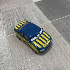ミニカー 青と黄色のストライプ OFFICIAL カーズ　トミカ