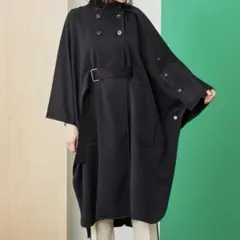 〈UNIDED TOKYO〉オブリークカッティングケープコート