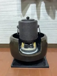 【未使用品】 五進の鉄器 みちのく いろりコンロ 鍋セット 木蓋付き 囲炉裏 未使用品】 五進 鉄器 みちのく いろりコンロ 鍋セット 木蓋付き