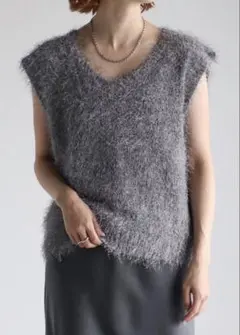 Vネックフェザーニットベスト