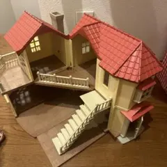 シルバニアファミリー 2階建てハウスと人形セット小物、家具諸々セットです‼️