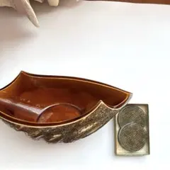 波型陶器花器 銀茶色のデザイン