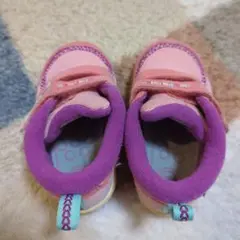 New Balance ピンクスニーカー マジックテープ