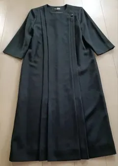 ブラックフォーマル前開きワンピース　東京ソワール