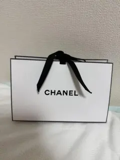 CHANEL ギフトボックスのサムネイル