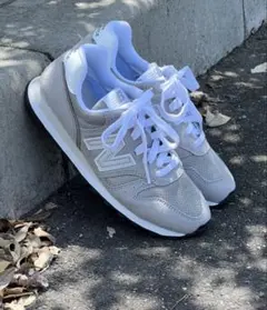 New Balance スニーカー グレーのサムネイル