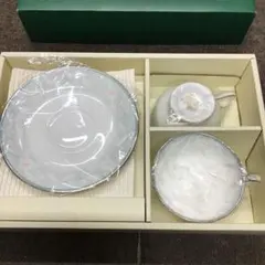 Noritake カップ・ソーサー・プレートセット