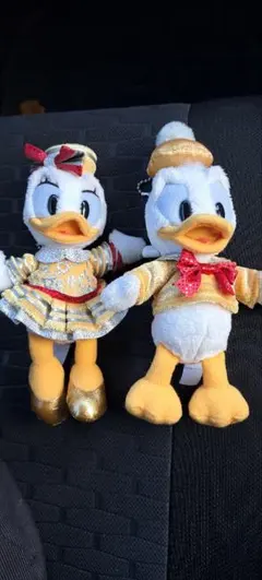 30周年ディズニー ドナルド デイジー ぬいぐるみバッジ
