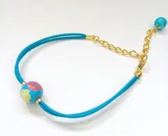 青い花柄ビーズのブレスレット