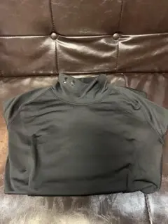 【UNDER ARMOUR◇ハイネック長袖インナー美品】