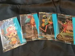 ワンピース　未開封新品カード　ウエハースカード　４枚セット