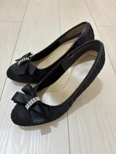 美品♡リボン付きブラックパンプス