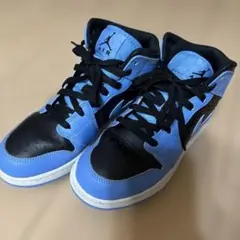 NIKE エアジョーダン1MID