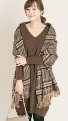 新品未使用タグ付き★ ROSSO Vネックホールニットワンピース　ブラウン