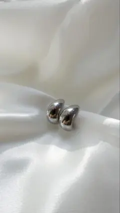 ドロップ型ピアス　シルバー　金属アレルギー対応