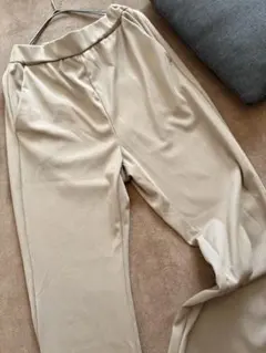 【GU】 リブスリットパンツ S モカブラウン　フレア