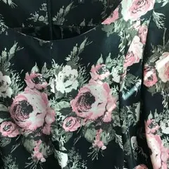 花柄ワンピース