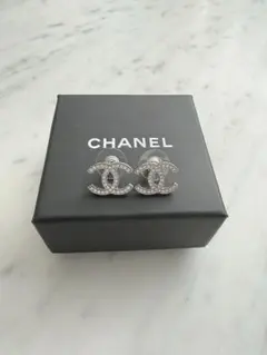 CHANEL シャネル ピアス シルバー　ラインストーン CC ロゴ