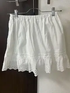 ユニクロ　エンブロイダリーミニスコート