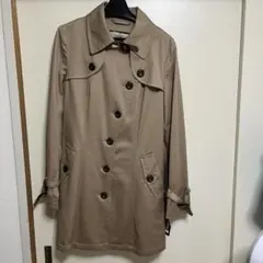 ベージュ トレンチコート カフス付き