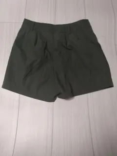 SHEIN オリーブグリーン ショートパンツ XS
