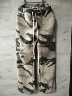 新品　ESSENTIALS　パンツ　フリース　迷彩　エッセンシャルズ　Ｓ