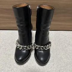 ジバンシー⭐︎チェーンブーツのサムネイル