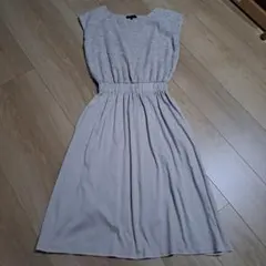 ノースリーブ ひざ丈ワンピース　コムサ